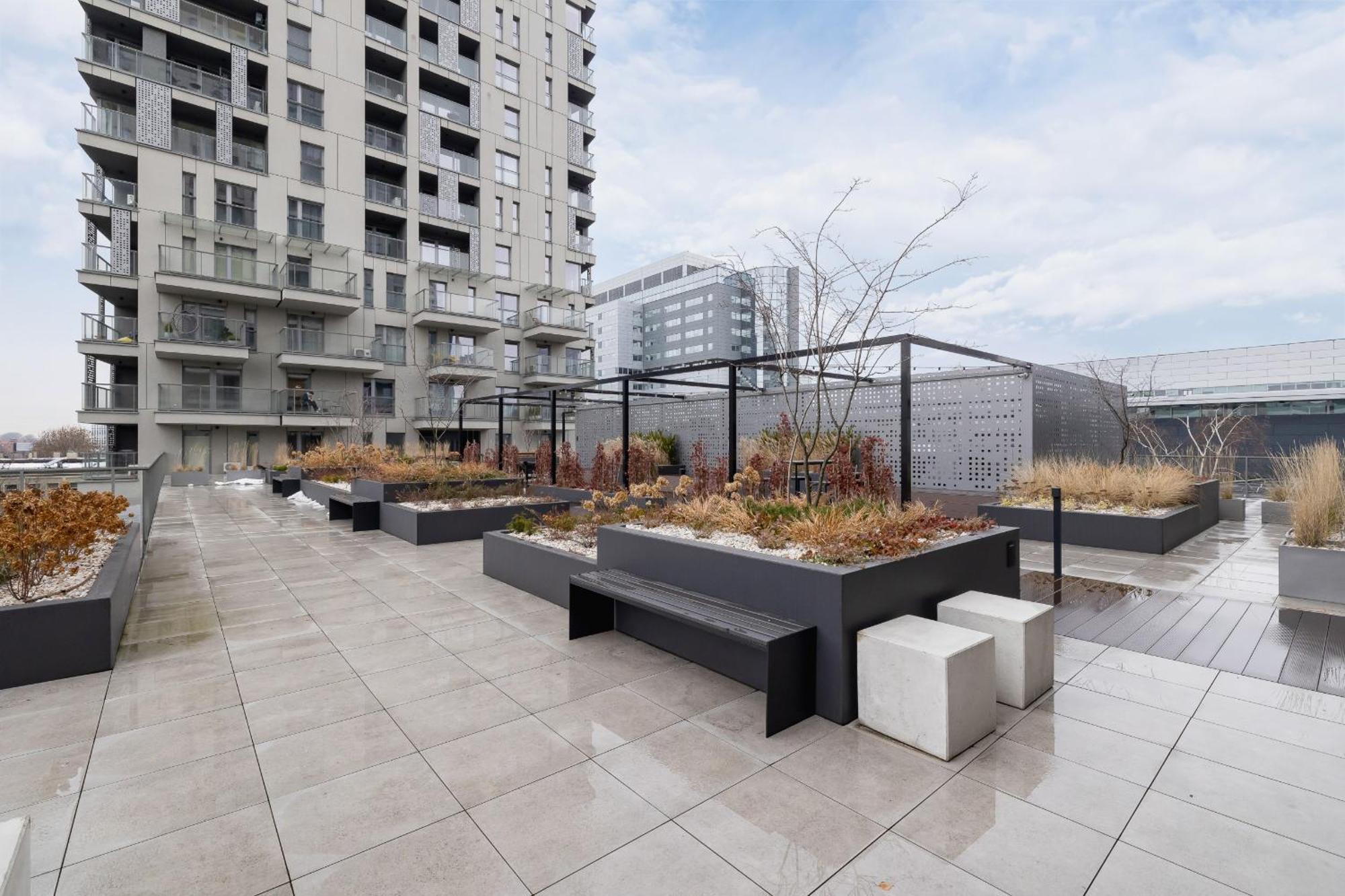 Exclusive In With Balcony, Parking, Gym And Sauna By Renters Apartament *