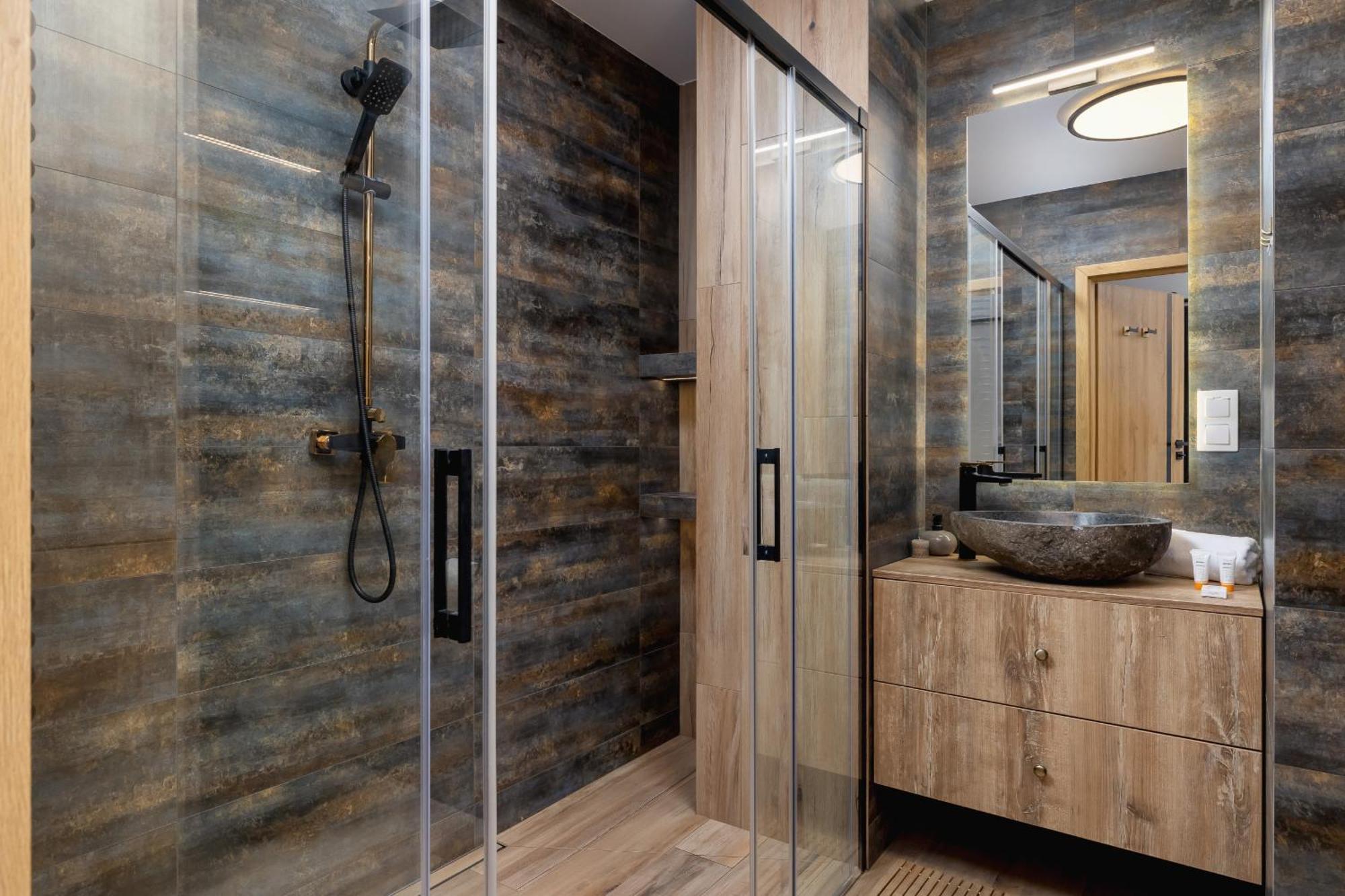 Exclusive In With Balcony, Parking, Gym And Sauna By Renters Apartament Katowice