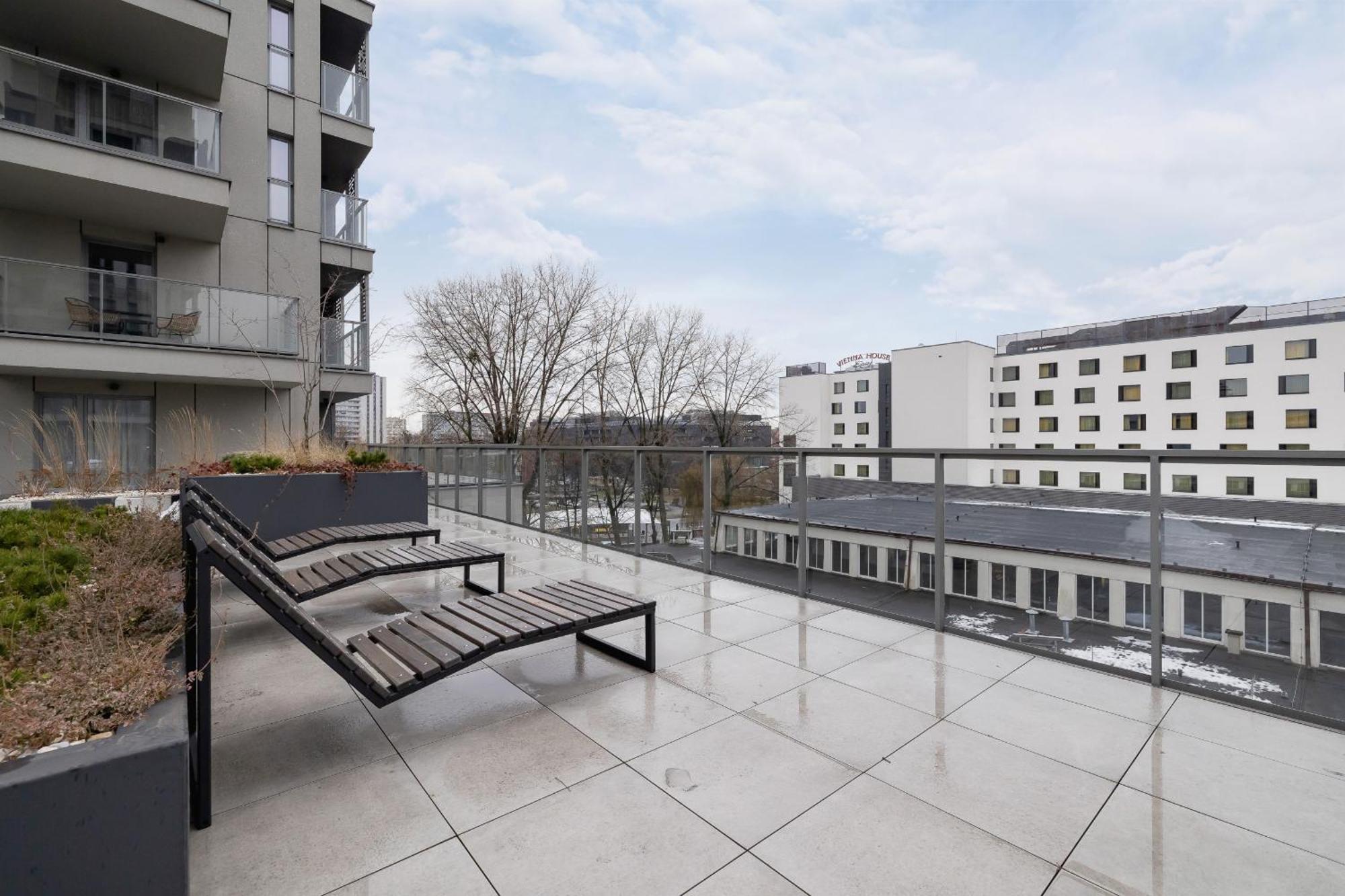 Exclusive In With Balcony, Parking, Gym And Sauna By Renters Katowice