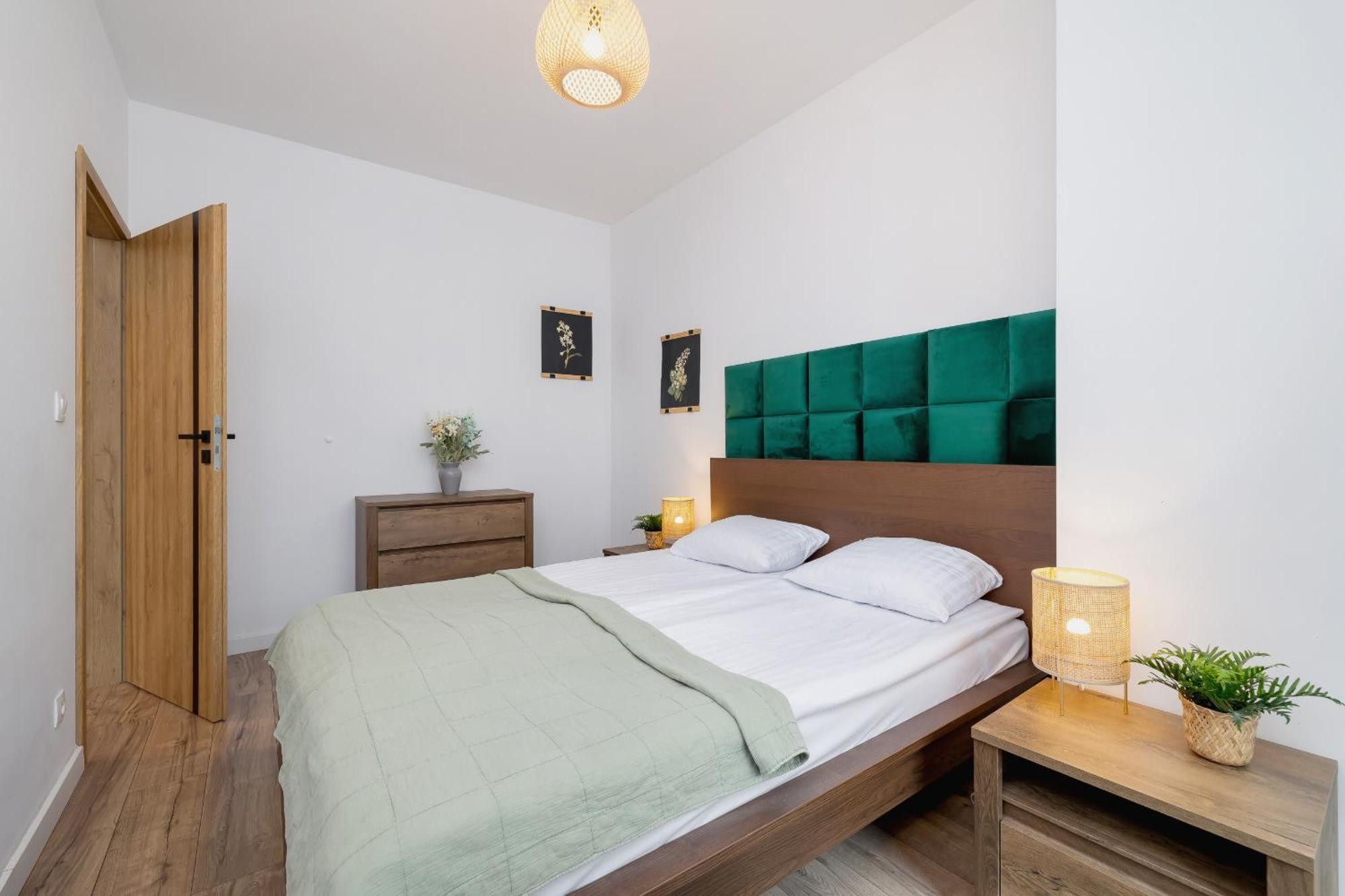 Exclusive In With Balcony, Parking, Gym And Sauna By Renters Apartament Katowice