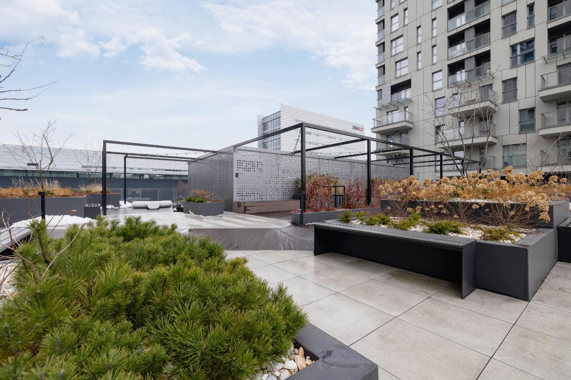 Exclusive In With Balcony, Parking, Gym And Sauna By Renters Apartament *